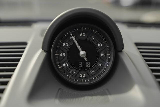 2025 Porsche 911 Carrera