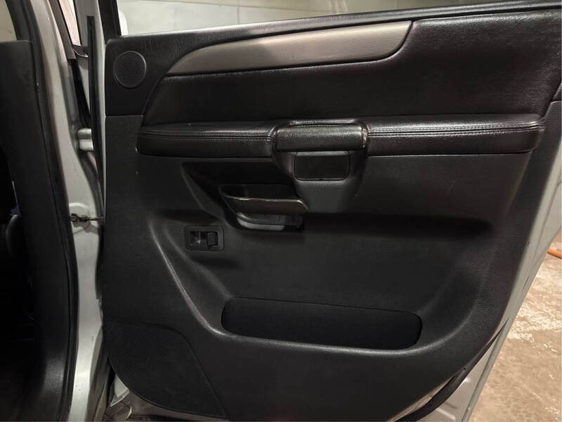 2012 Nissan Armada SV