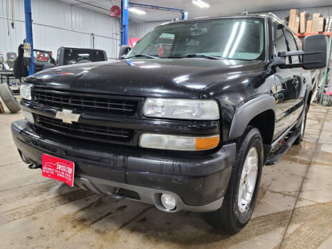 2004 Chevrolet Suburban for sale at Southwest Sales and Service in Redwood Falls MN