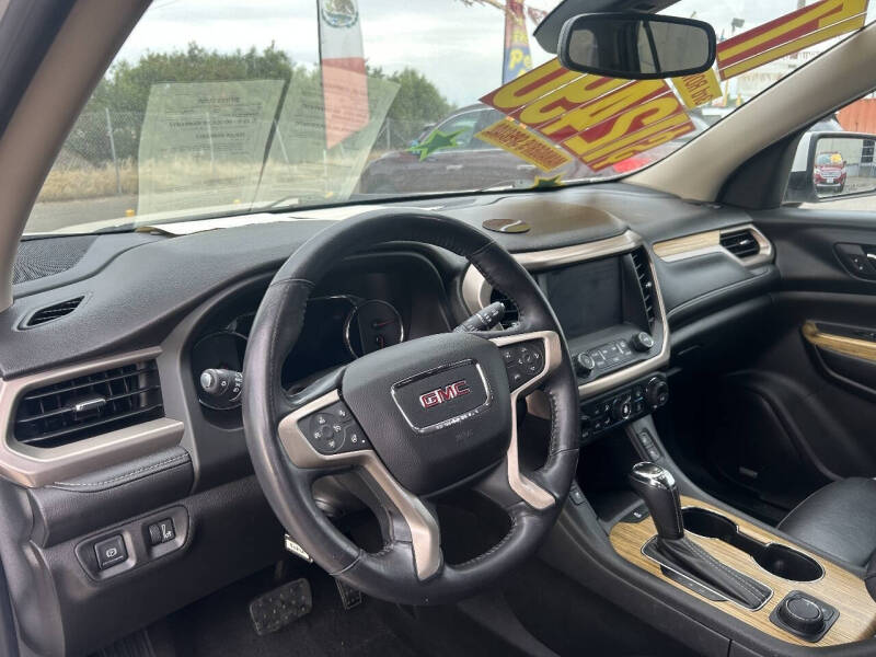 2017 GMC Acadia Denali