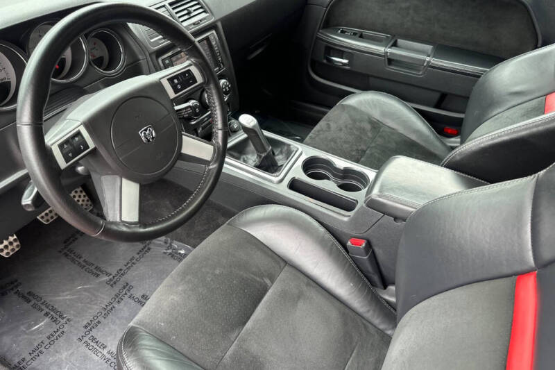 2009 Dodge Challenger SRT8