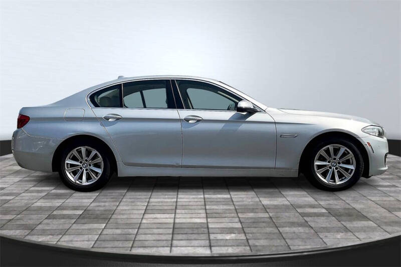 2015 BMW 5 Series 528i xDrive