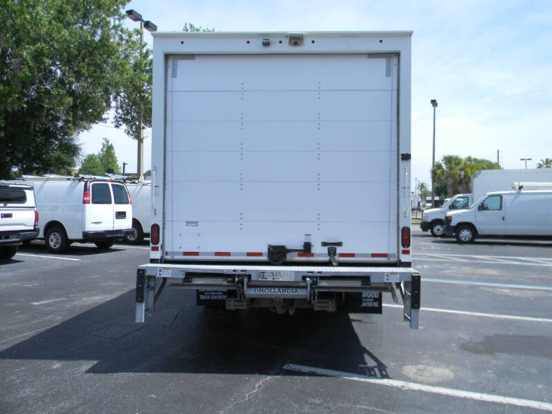 2024 Ford E-350