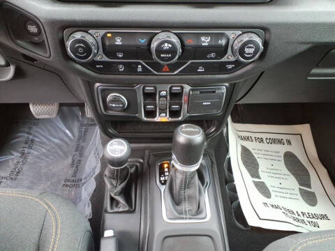 2024 Jeep Gladiator NightHawk