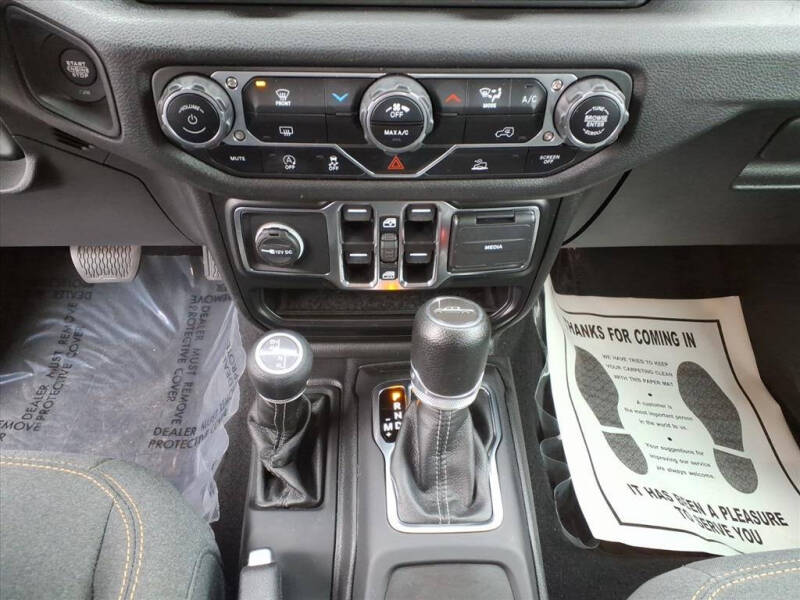 2024 Jeep Gladiator NightHawk