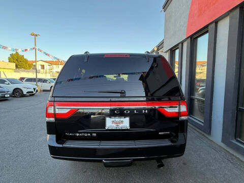 2016 Lincoln Navigator L Select