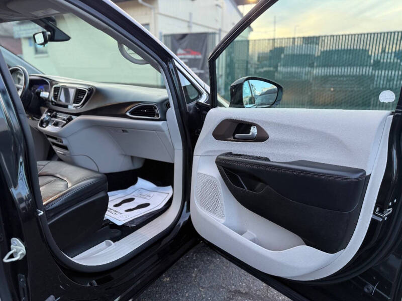 2018 Chrysler Pacifica Touring L