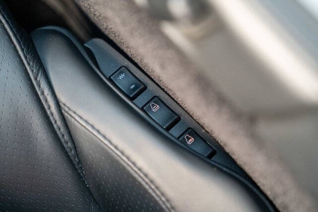 2010 Aston Martin DB9 32