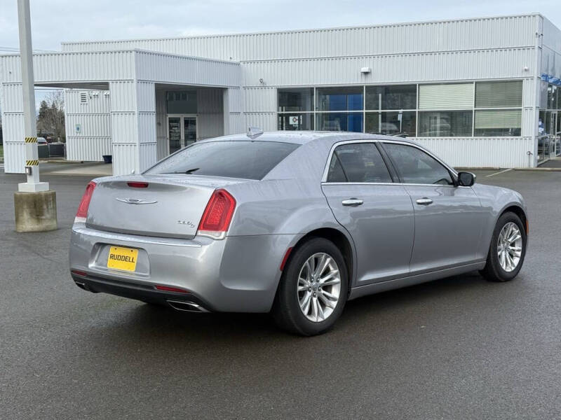 2016 Chrysler 300 C