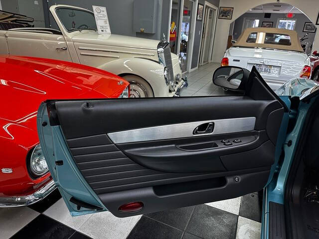2002 Ford Thunderbird Deluxe