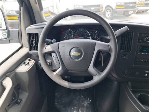 2025 Chevrolet Express 3500