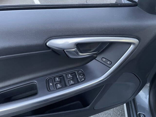 2018 Volvo V60 Cross Country T5 Premier