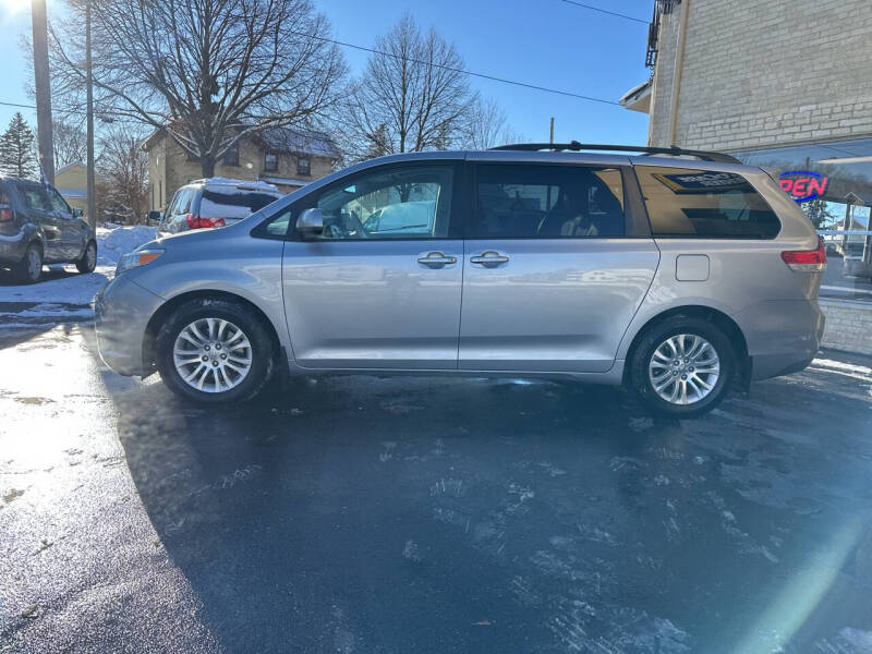 2013 Toyota Sienna XLE 8-Passenger