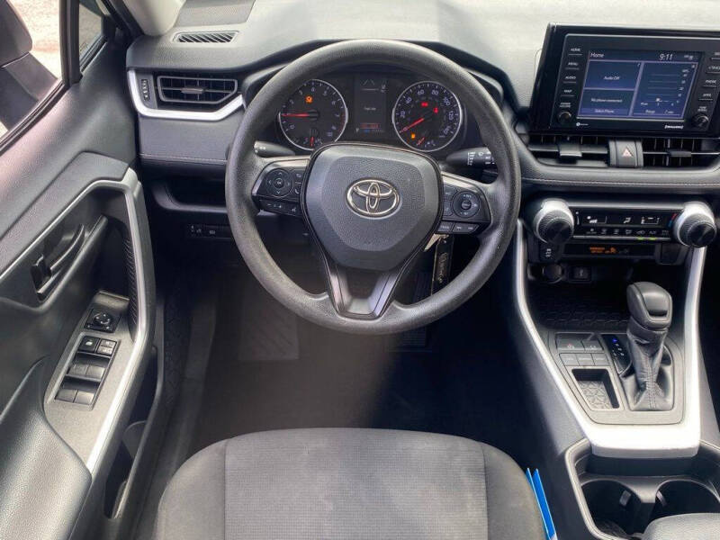 2021 Toyota RAV4 LE