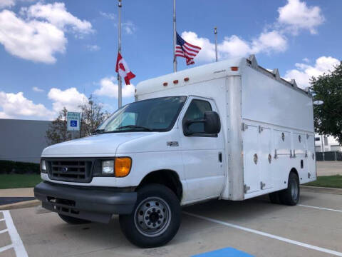 2004 Ford E-Series Chassis for sale at TWIN CITY MOTORS in Houston TX