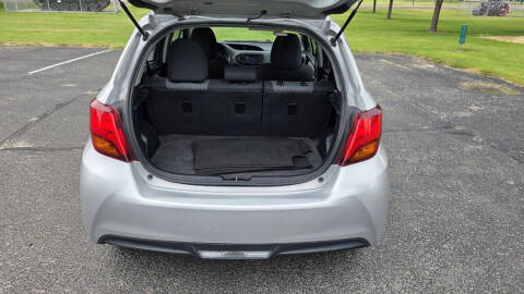 2015 Toyota Yaris 5-Door LE