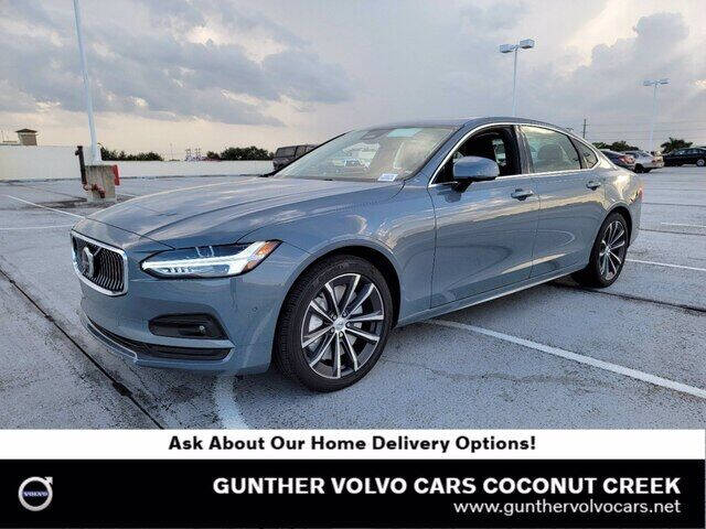 2022 Volvo S90 B6 Momentum