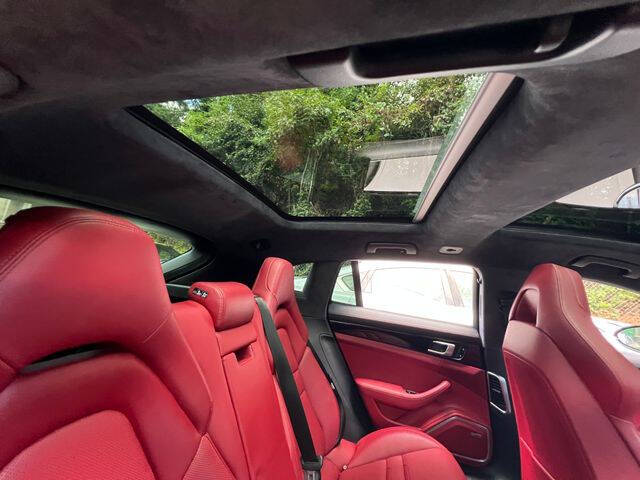 2020 Porsche Panamera GTS Sport Turismo