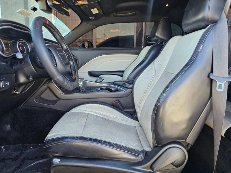 2015 Dodge Challenger SXT Plus