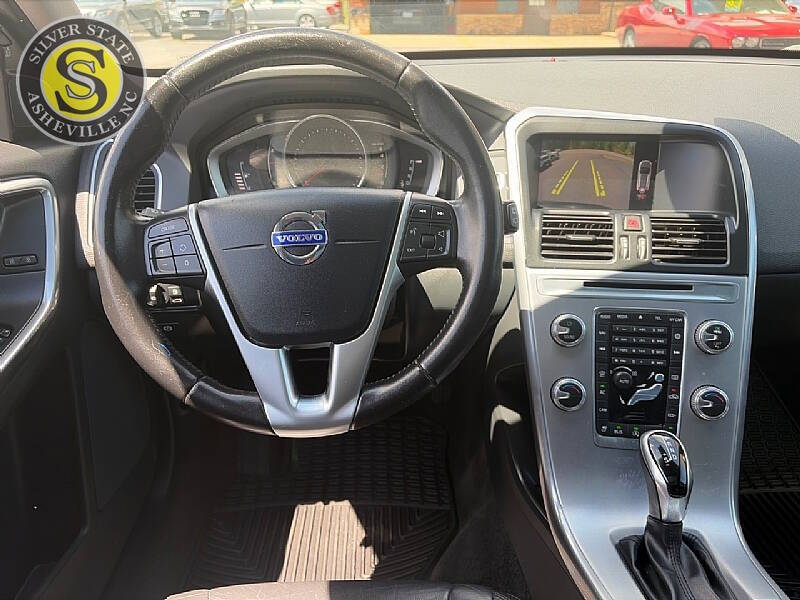 2017 Volvo XC60 T5 Dynamic