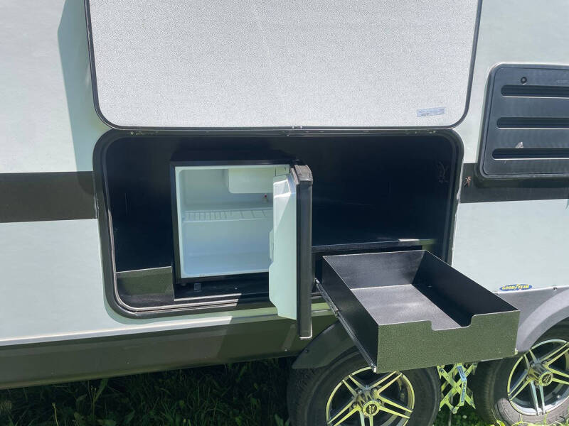 2022 Jayco Jay Feather