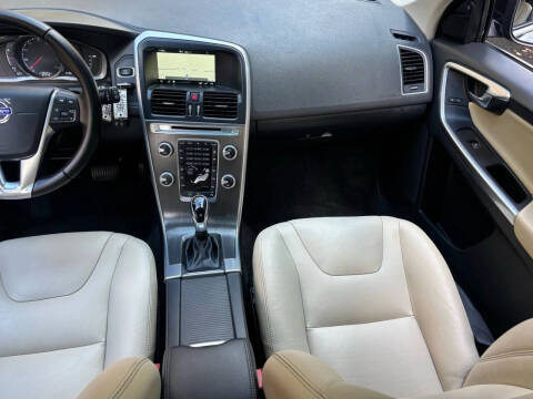 2016 Volvo XC60 T6 Drive-E