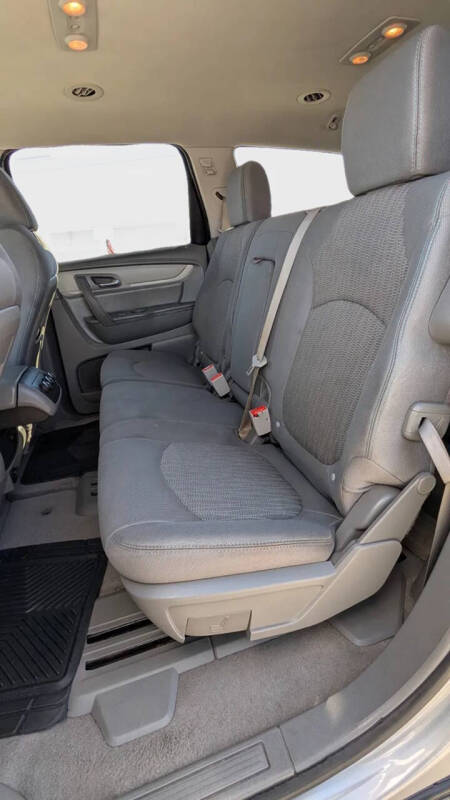 2017 Chevrolet Traverse LS