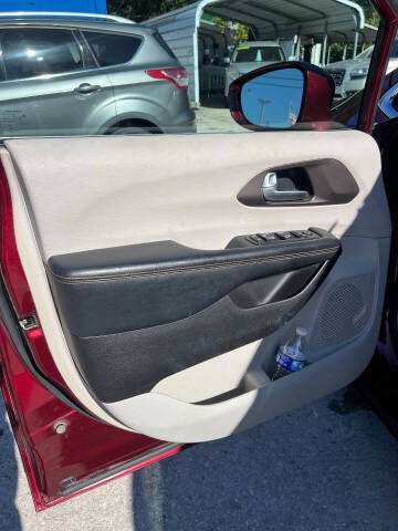 2017 Chrysler Pacifica Touring-L Plus