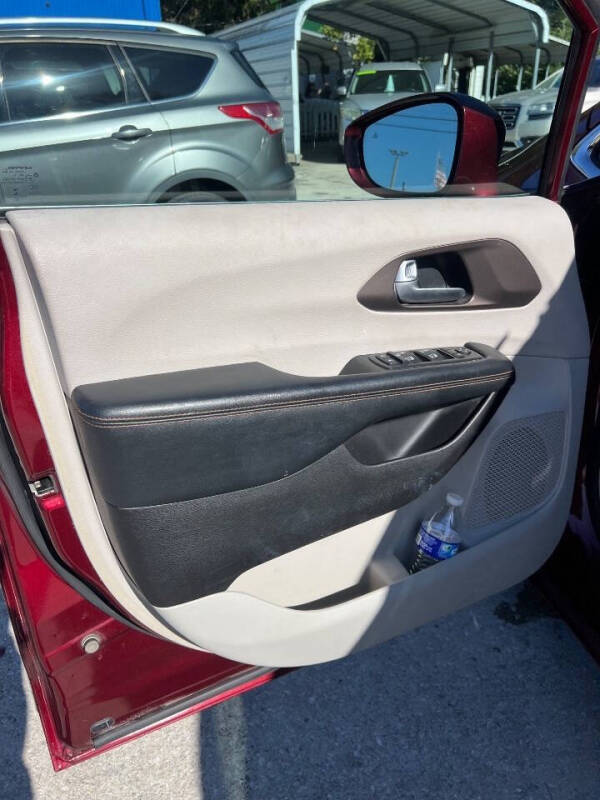 2017 Chrysler Pacifica Touring-L Plus