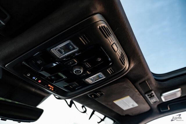 2025 Cadillac Escalade-V