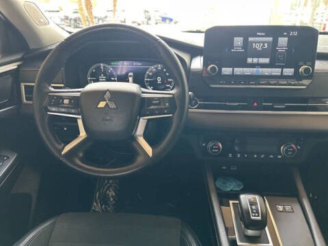 2023 Mitsubishi Outlander PHEV SE