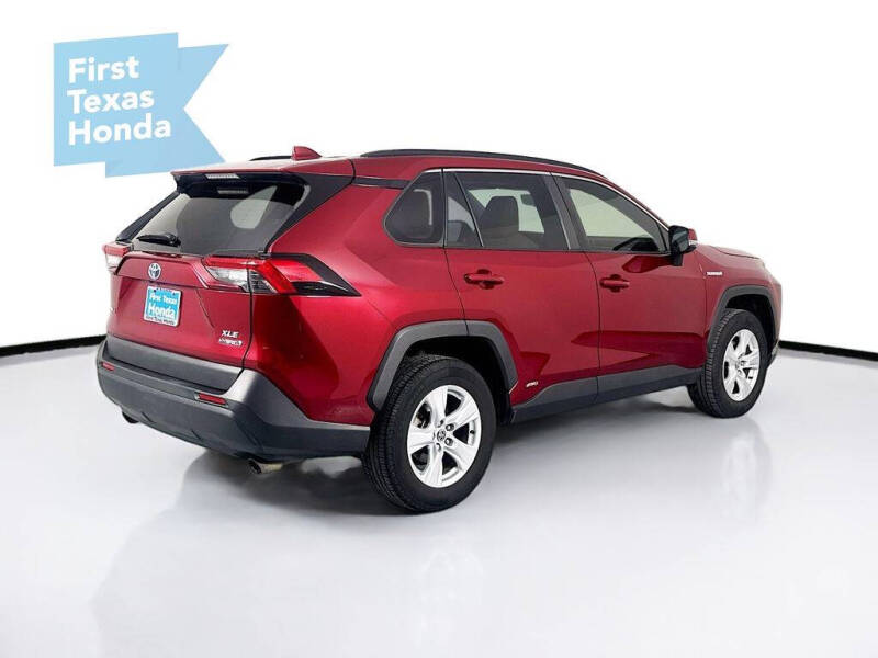 2021 Toyota RAV4 Hybrid XLE