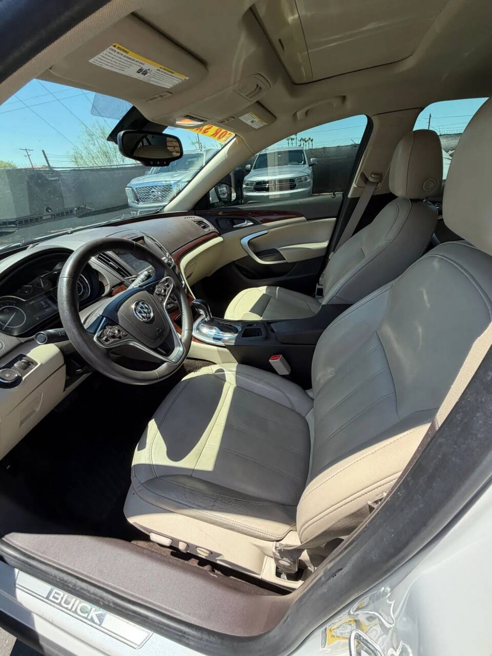 Off white 2016 Buick Regal Base Base 4dr Sedan 11