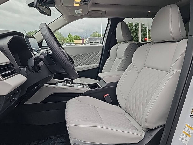 2025 Mitsubishi Outlander PHEV SEL