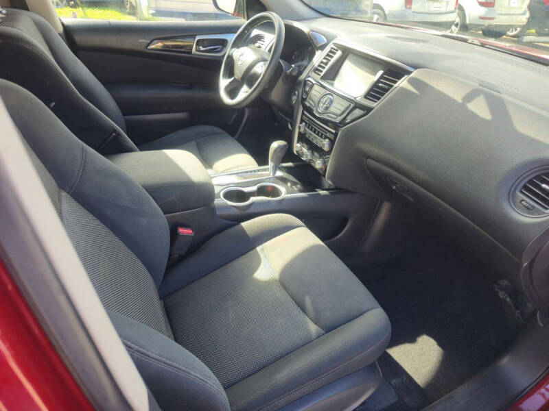 2017 Nissan Pathfinder SV