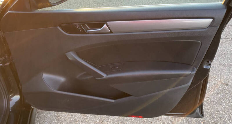 2015 Volkswagen Passat 1.8T SE