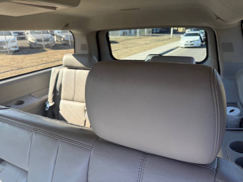 2011 GMC Yukon XL SLT