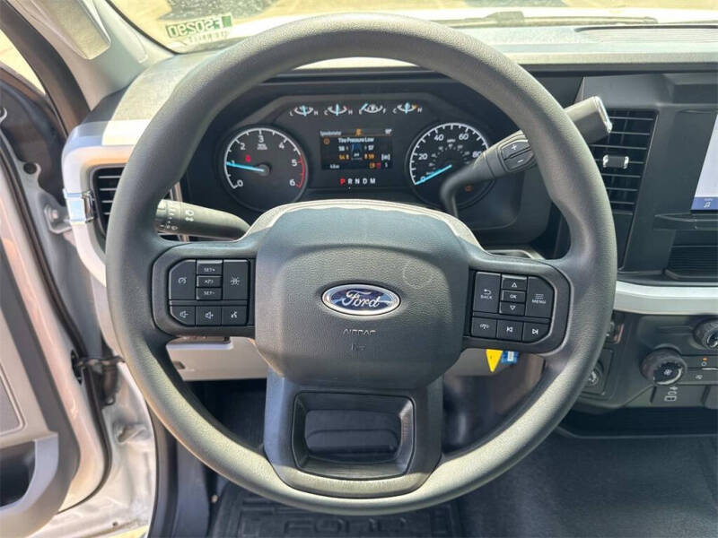 2025 Ford F-350 Super Duty XL