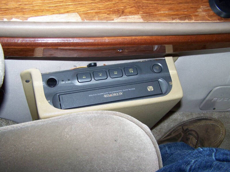 2000 Ford E-Series E-150