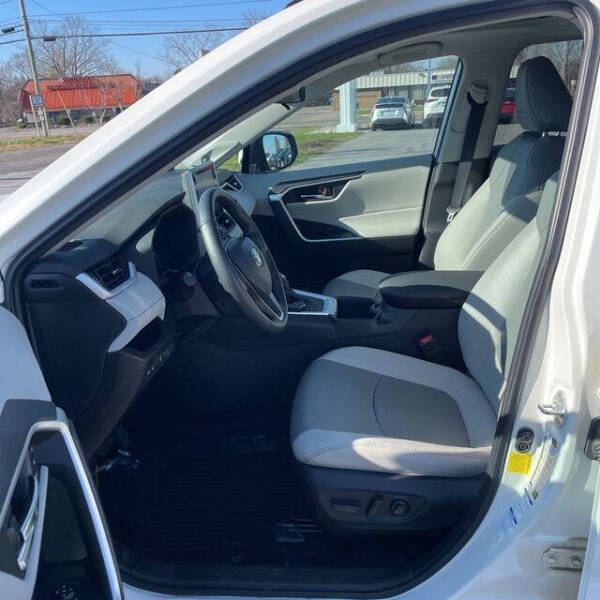 2022 Toyota RAV4 Hybrid XLE Premium