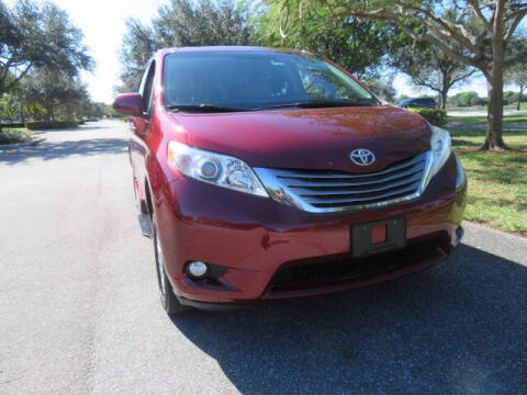 2017 Toyota Sienna XLE Premium 8-Passenger