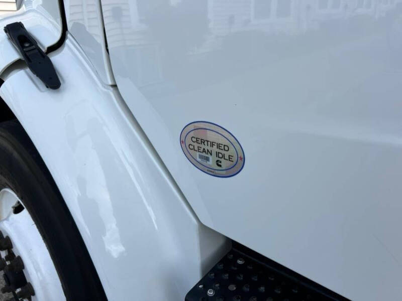 2020 Freightliner M2 106