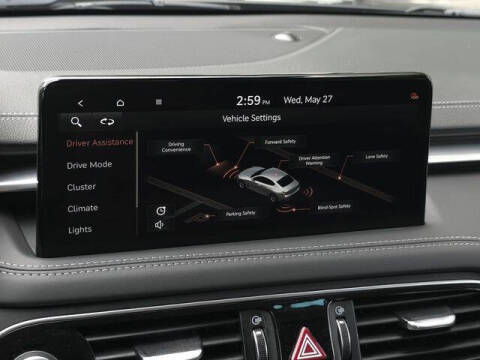 2023 Genesis G70