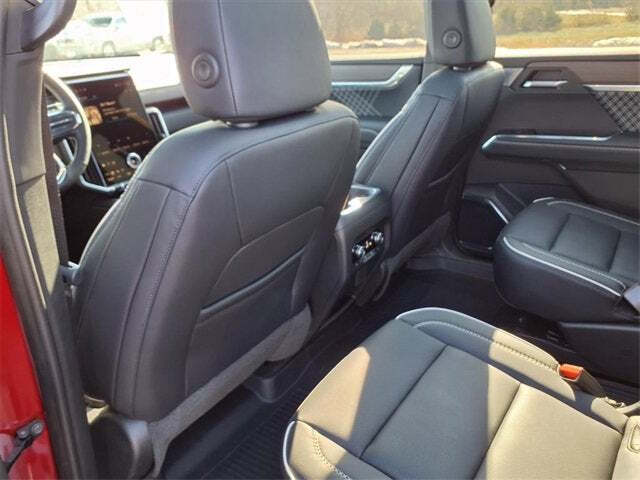 2024 GMC Acadia Denali