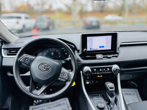 2023 Toyota RAV4 Hybrid LE