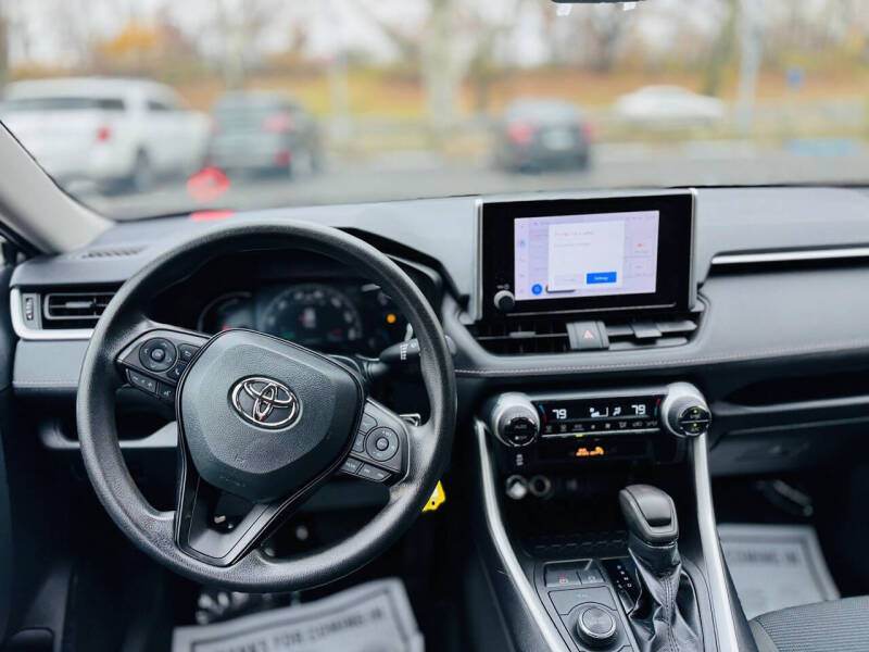 2023 Toyota RAV4 Hybrid LE