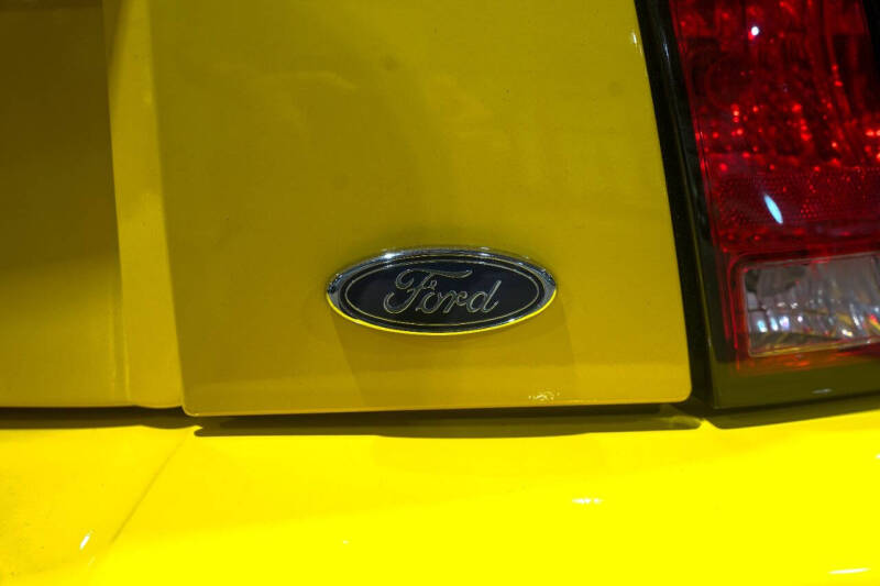 2004 Ford Mustang Mach 1 Premium