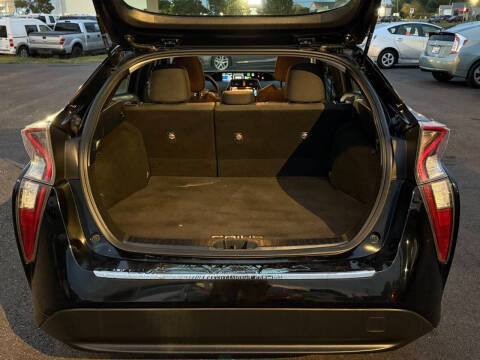 2016 Toyota Prius Three