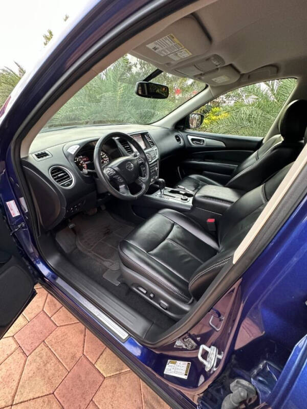 2017 Nissan Pathfinder SL