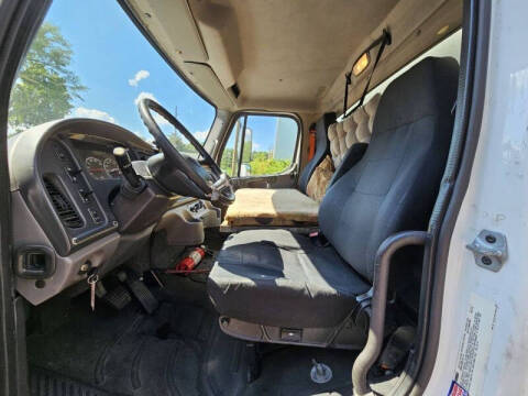 2014 Freightliner M2 106